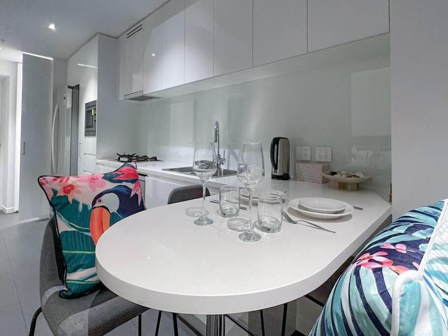 Amazing 2 Bedroom In Cbd! Brisbane Eksteriør billede